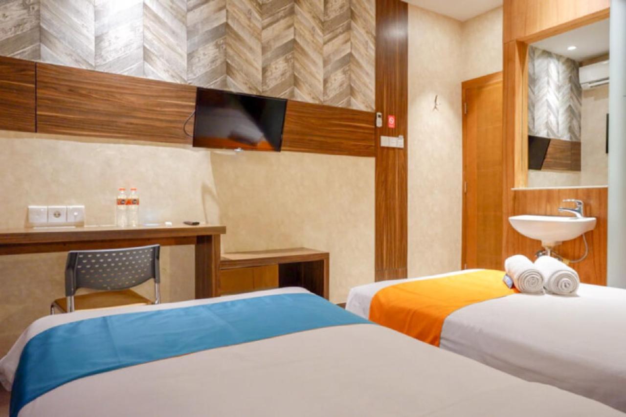 Sans Hotel Ekkon Yogyakarta By Reddoorz Ngabean Exterior photo