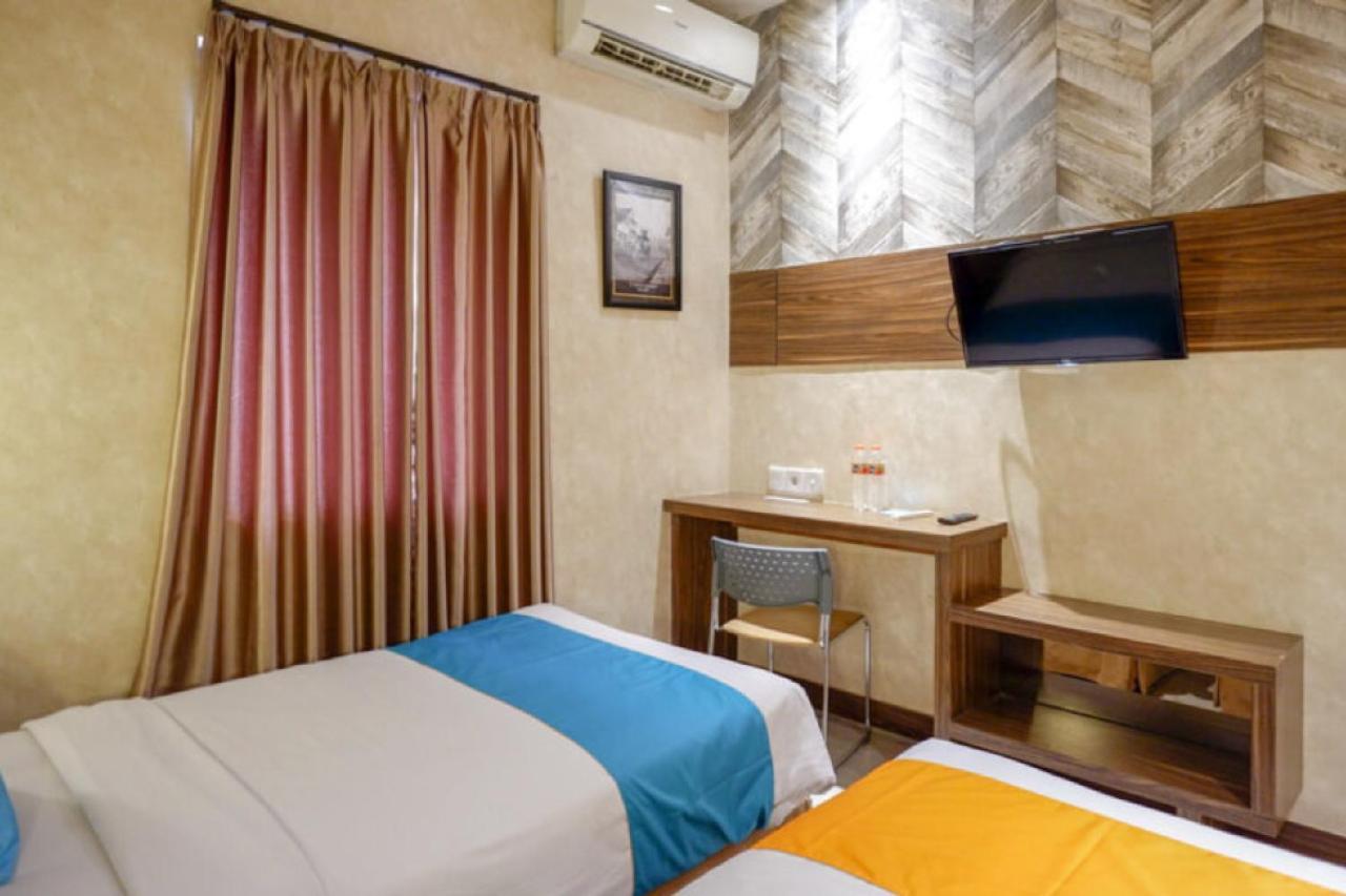 Sans Hotel Ekkon Yogyakarta By Reddoorz Ngabean Exterior photo