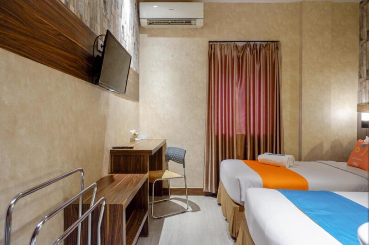 Sans Hotel Ekkon Yogyakarta By Reddoorz Ngabean Exterior photo